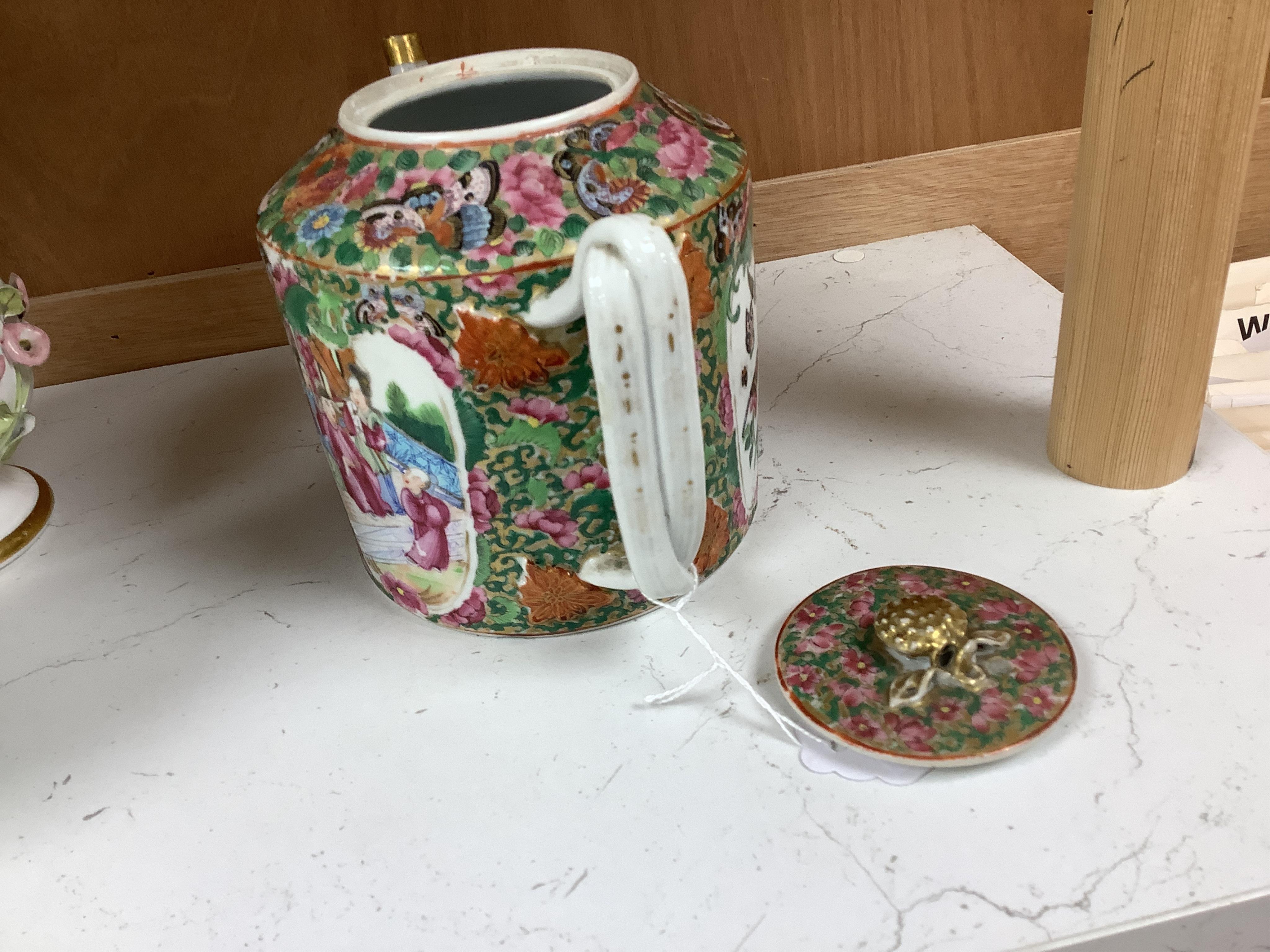 A Chinese famille rose teapot, c.1830, 14cm